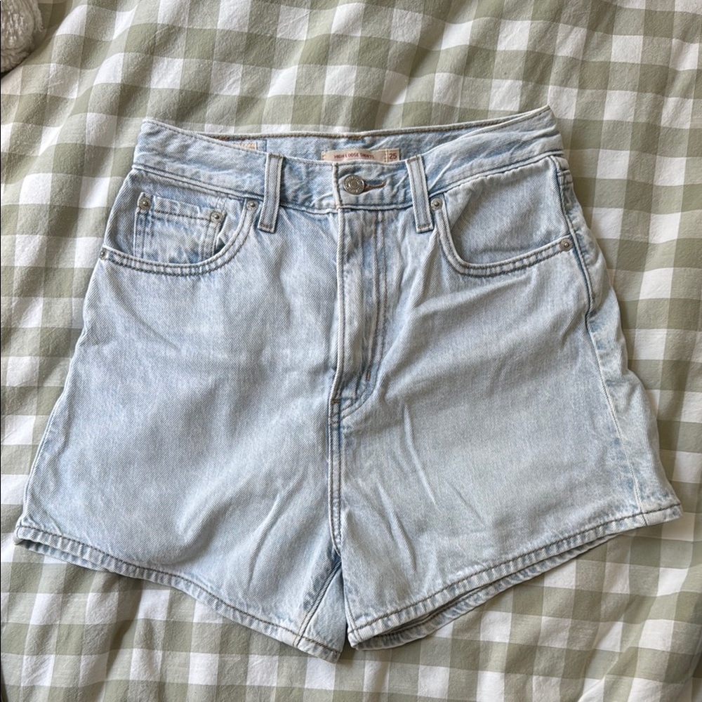 Levi's light washed high loose shorts size 25